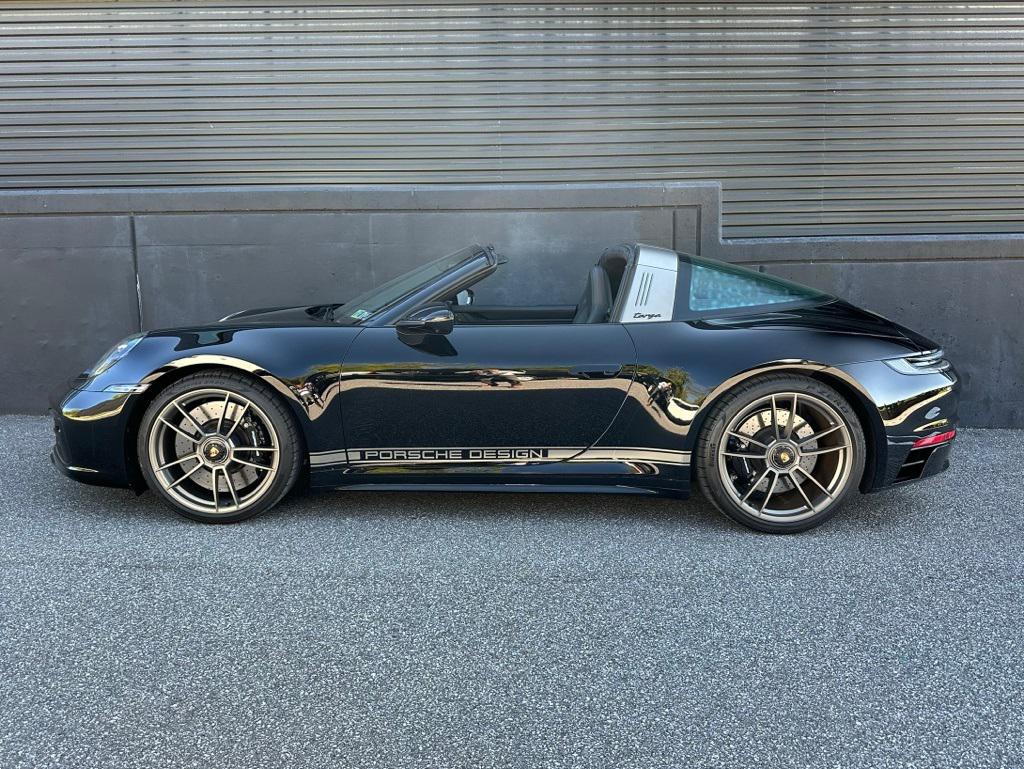 2023 Porsche 911 Targa 4S 4 GTS photo 2