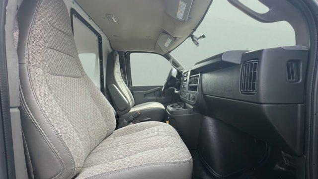 2025 GMC Savana Cutaway 4500 Van
