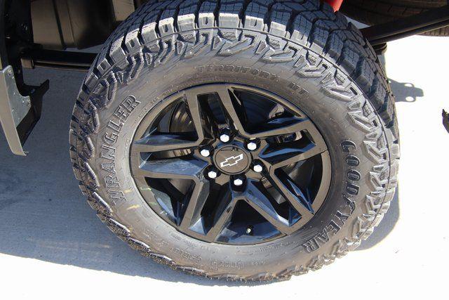 2026 Chevrolet Silverado 1500 4WD Crew Cab Standard Bed Custom Trail Boss