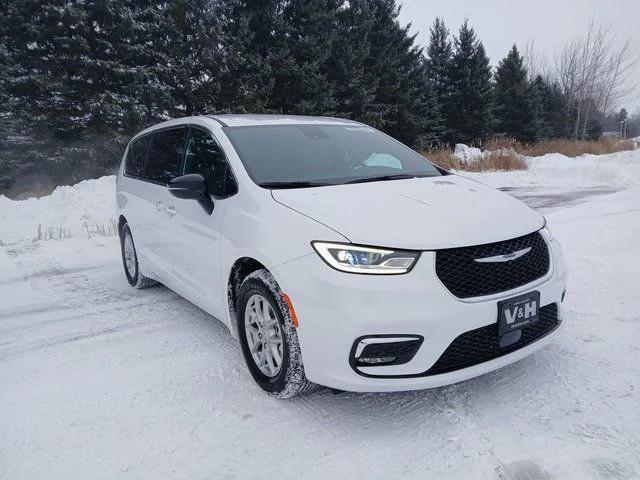 2026 Chrysler Pacifica Select for sale in Marshfield, WI