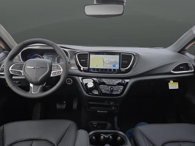 2026 Chrysler Pacifica Select AWD