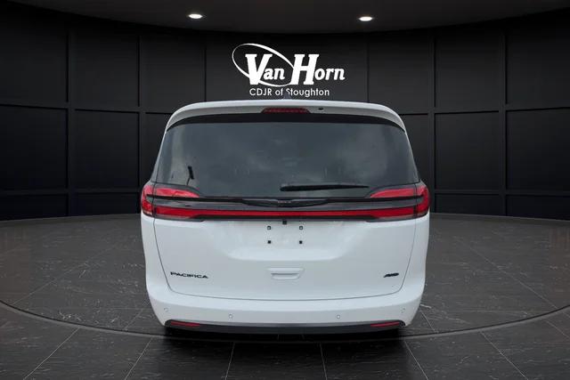2026 Chrysler Pacifica Select AWD