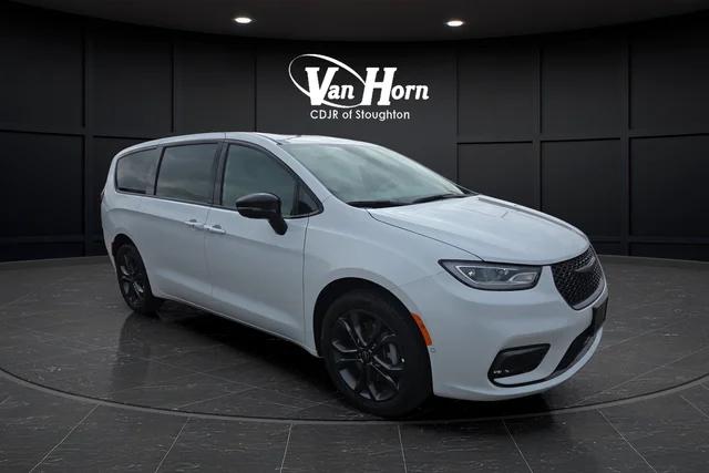 2026 Chrysler Pacifica Select AWD