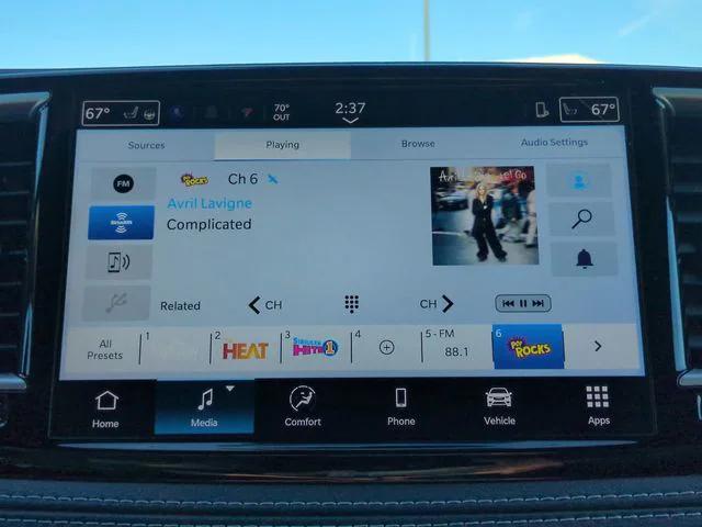 2026 Chrysler Pacifica Select