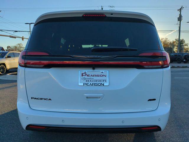 2026 Chrysler Pacifica Select AWD