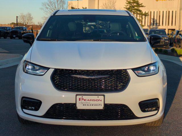 2026 Chrysler Pacifica Select AWD