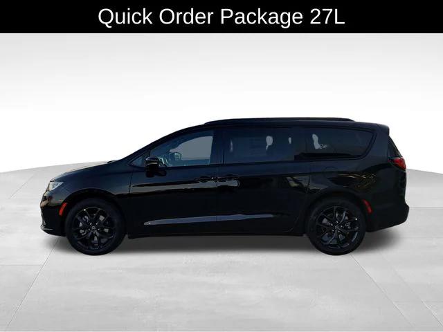 2026 Chrysler Pacifica PACIFICA SELECT AWD