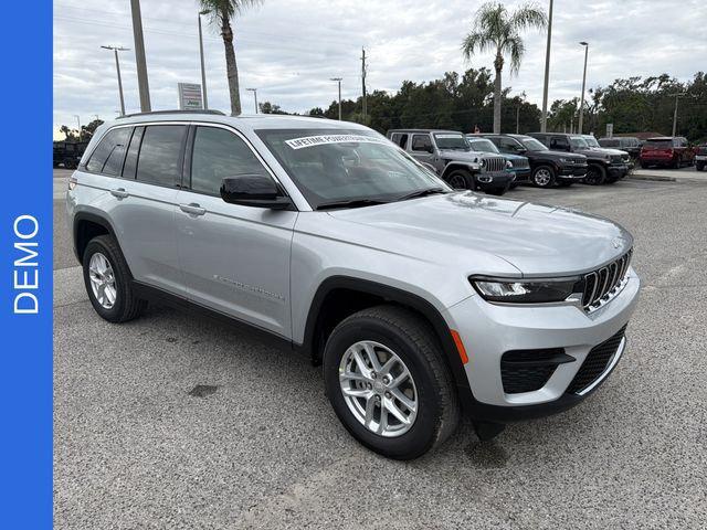 2025 Jeep Grand Cherokee GRAND CHEROKEE LAREDO X 4X4
