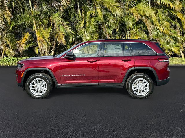2025 Jeep Grand Cherokee GRAND CHEROKEE LAREDO X 4X4