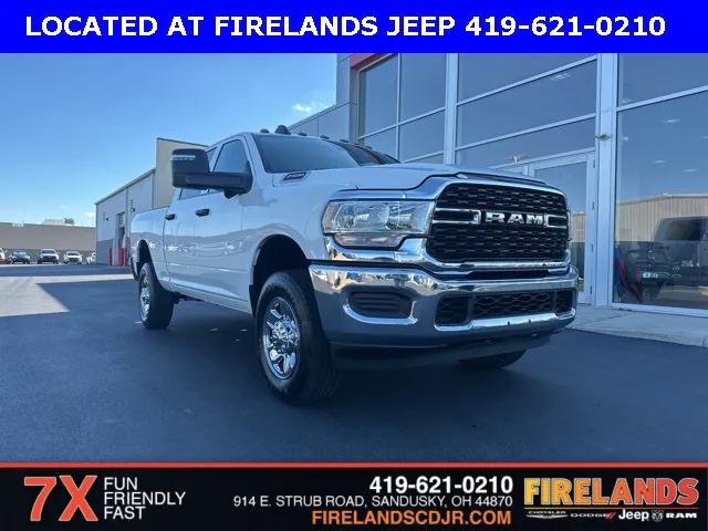 2024 RAM 2500 Tradesman Crew Cab 4x4 64 Box
