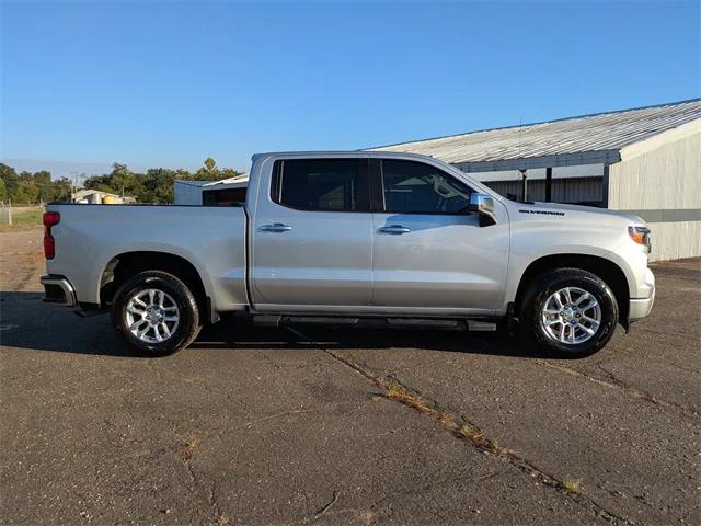 2022 Chevrolet Silverado 1500 2WD Crew Cab Short Bed Custom