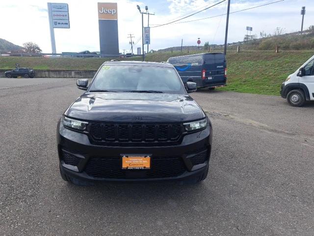 2022 Jeep Grand Cherokee Altitude 4x4