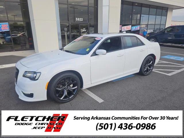 2023 Chrysler 300 Touring L