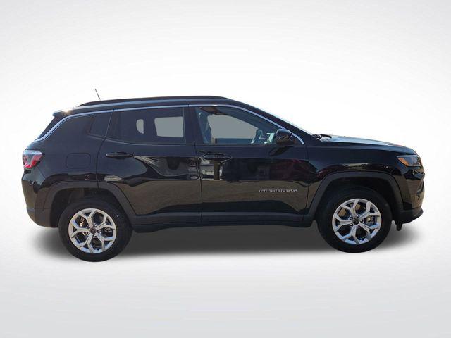 2025 Jeep Compass Latitude 4x4 2025 Jeep Compass Latitude 4x4