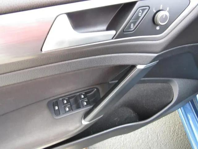 2018 Volkswagen Golf SportWagen TSI S