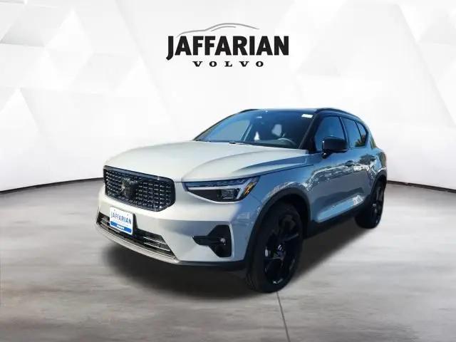 2026 Volvo XC40 Black Edition Ultra, B5 AWD Gas (mild hybrid)