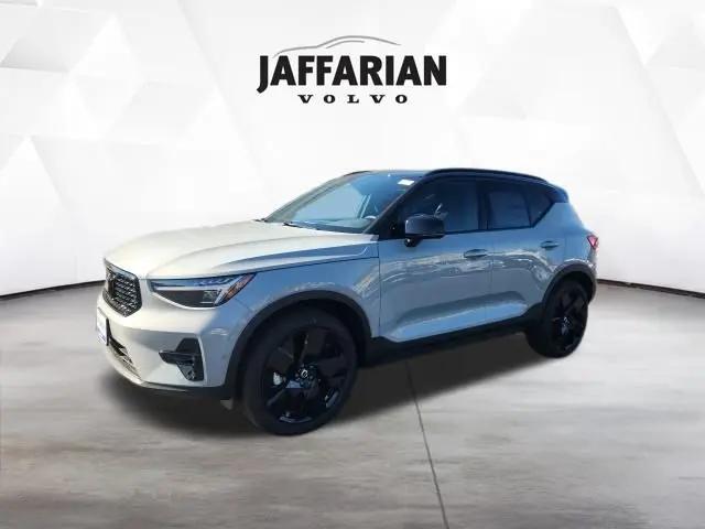 2026 Volvo XC40 Black Edition Ultra, B5 AWD Gas (mild hybrid)