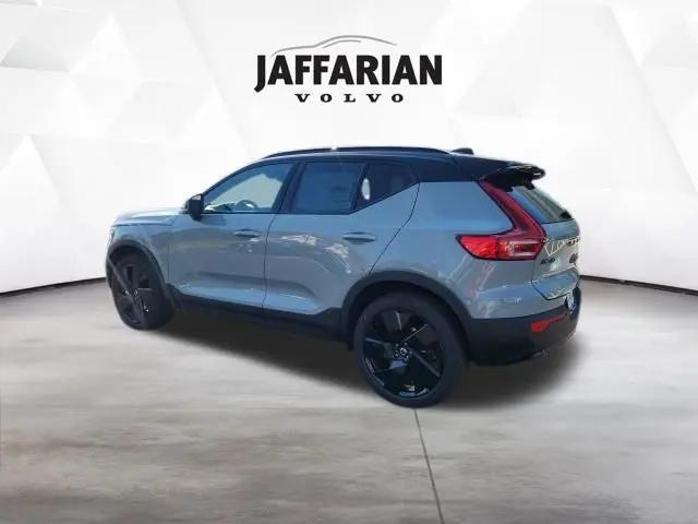 2026 Volvo XC40 Black Edition Ultra, B5 AWD Gas (mild hybrid)