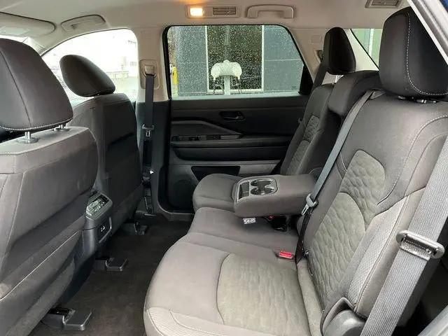 2025 Nissan Pathfinder SV 4WD