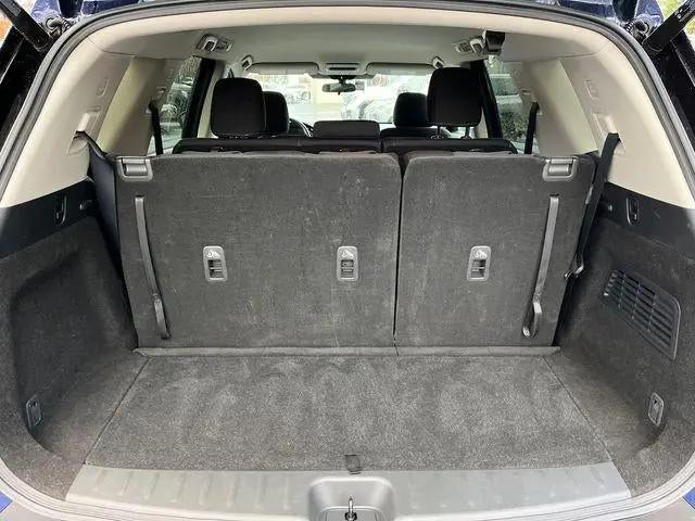 2025 Nissan Pathfinder SV 4WD