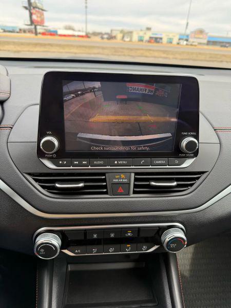 2021 Nissan Altima SR FWD