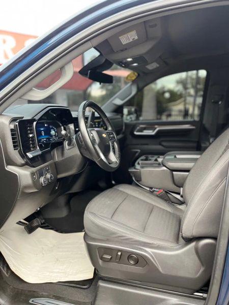 2023 Chevrolet Silverado 1500 2WD Crew Cab Short Bed LT