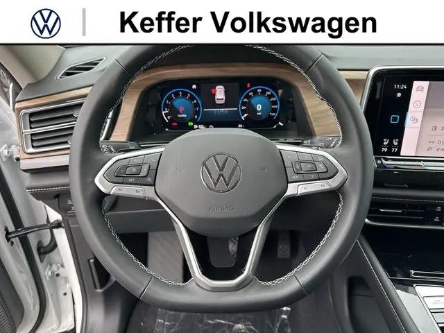 2026 Volkswagen Atlas SE with Technology