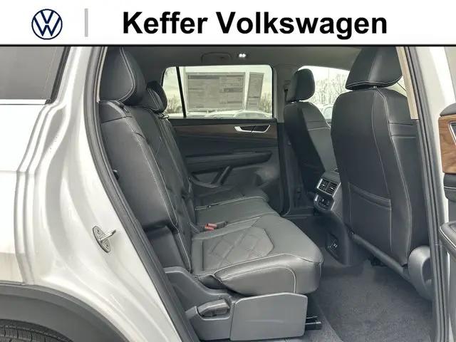 2026 Volkswagen Atlas SE with Technology