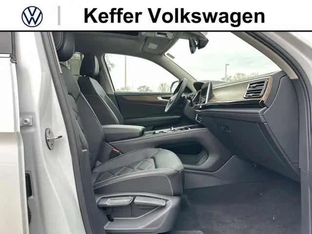 2026 Volkswagen Atlas SE with Technology