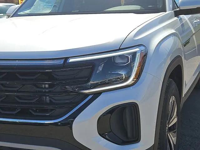 2026 Volkswagen Atlas Cross Sport SE