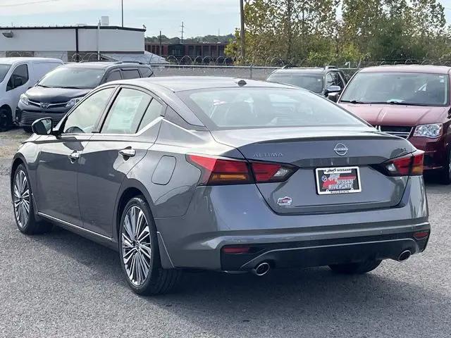 2025 Nissan Altima SL FWD