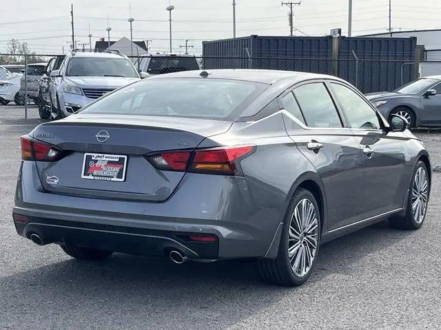 2025 Nissan Altima SL FWD