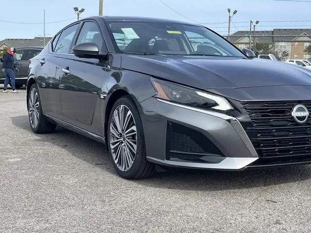 2025 Nissan Altima SL FWD