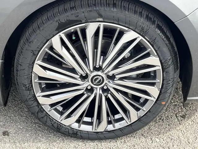 2025 Nissan Altima SL FWD