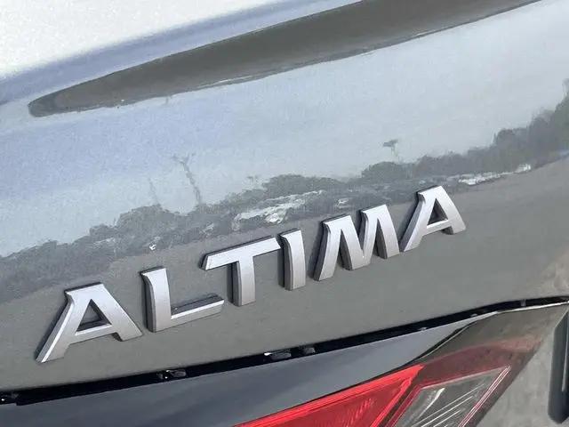 2025 Nissan Altima SL FWD