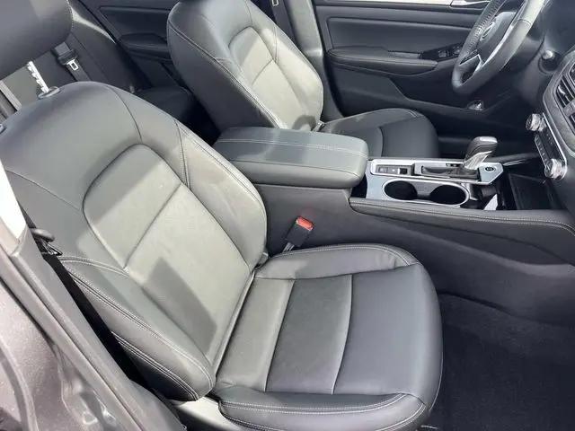 2025 Nissan Altima SL FWD