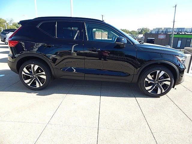 2026 Volvo XC40 B5 Ultra