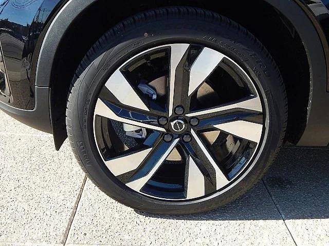 2026 Volvo XC40 B5 Ultra