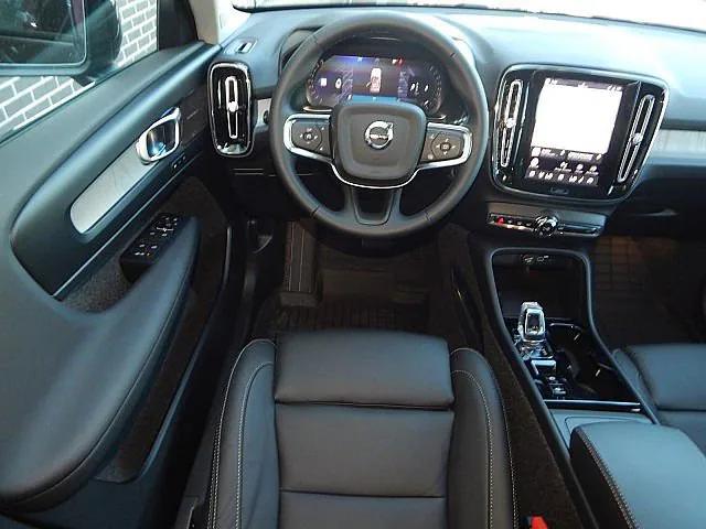 2026 Volvo XC40 B5 Ultra