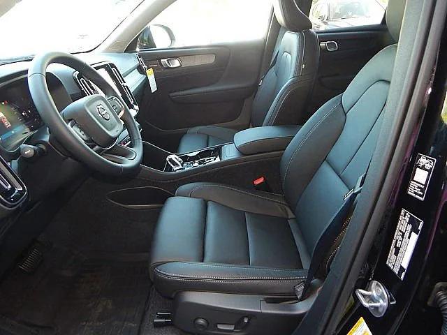 2026 Volvo XC40 B5 Ultra