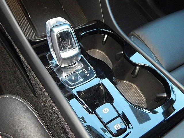 2026 Volvo XC40 B5 Ultra