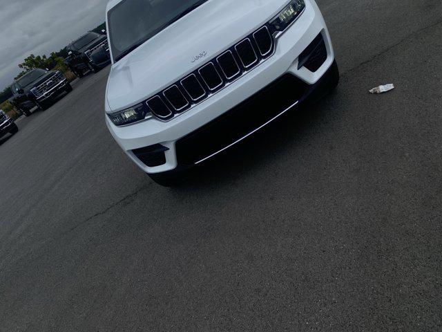 2025 Jeep Grand Cherokee GRAND CHEROKEE LAREDO X 4X4