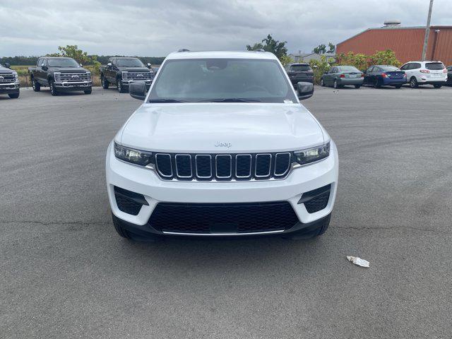 2025 Jeep Grand Cherokee GRAND CHEROKEE LAREDO X 4X4