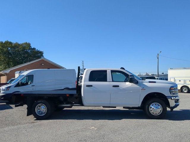 2025 RAM Ram 3500 Chassis Cab RAM 3500 TRADESMAN CREW CAB CHASSIS 4X4 60 CA