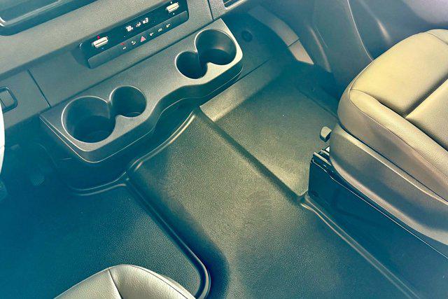 2026 Mercedes-Benz Sprinter Crew Van Standard Roof 4-Cyl Diesel HO