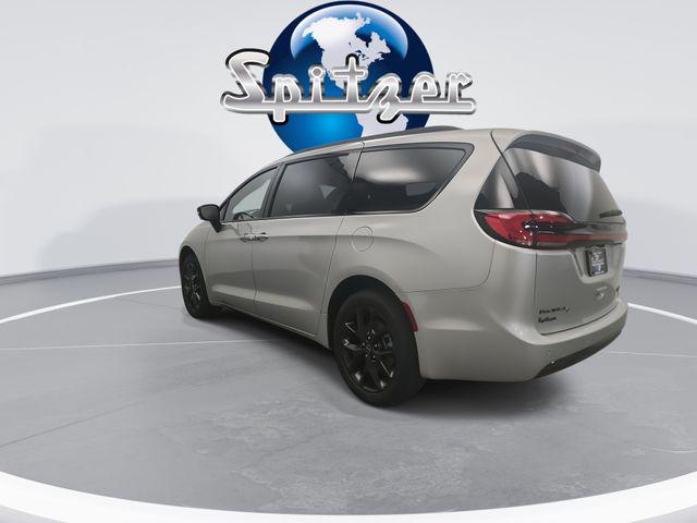 2026 Chrysler Pacifica Limited AWD