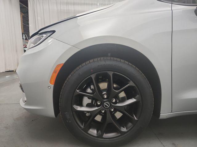 2026 Chrysler Pacifica Limited AWD