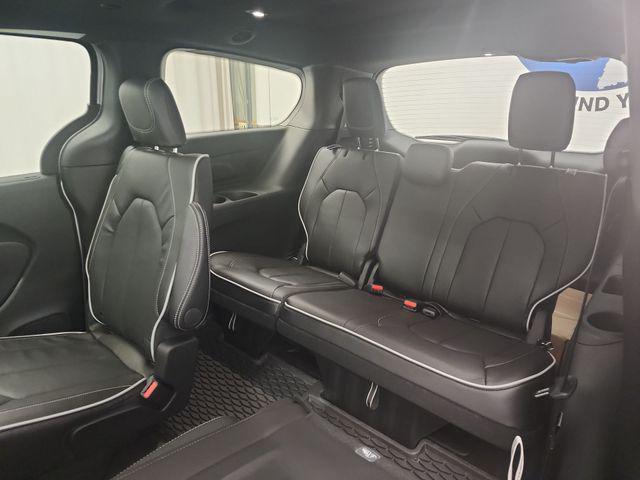 2026 Chrysler Pacifica Limited AWD