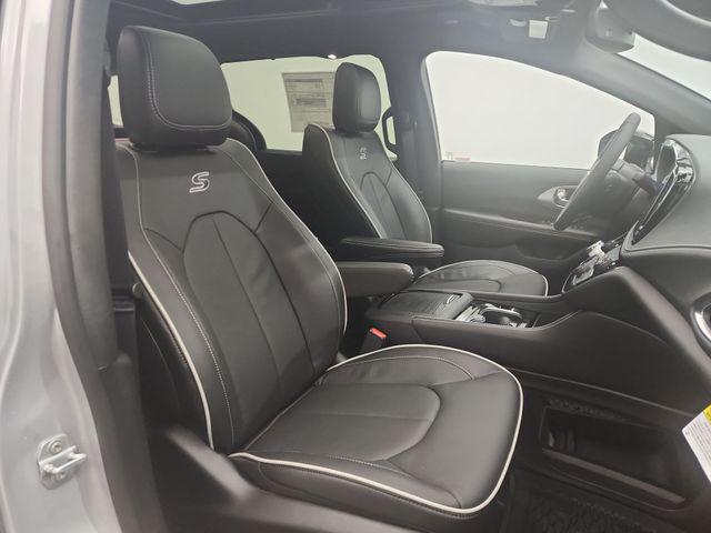 2026 Chrysler Pacifica Limited AWD