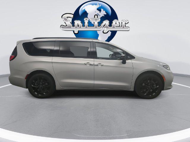 2026 Chrysler Pacifica Limited AWD